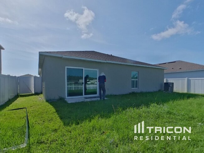 Building Photo - 226 Amber Way