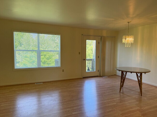 Building Photo - Beautiful 3-Bedroom Home in Penn Manor School District - Finished basement!