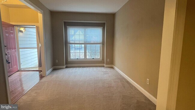 Building Photo - 67 Highpoint Dr