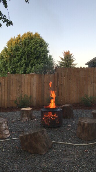 Building Photo - 5023 NE Sumner St