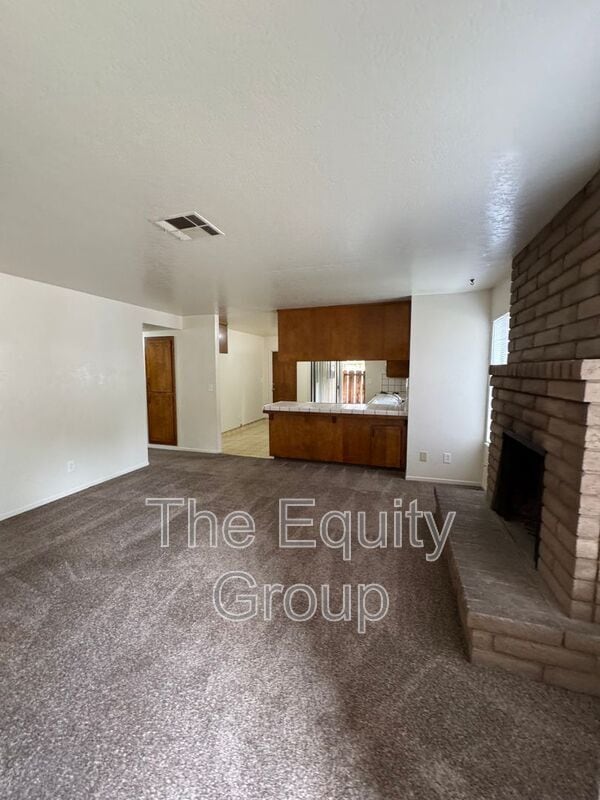 Building Photo - 4603 W Cypress Ave