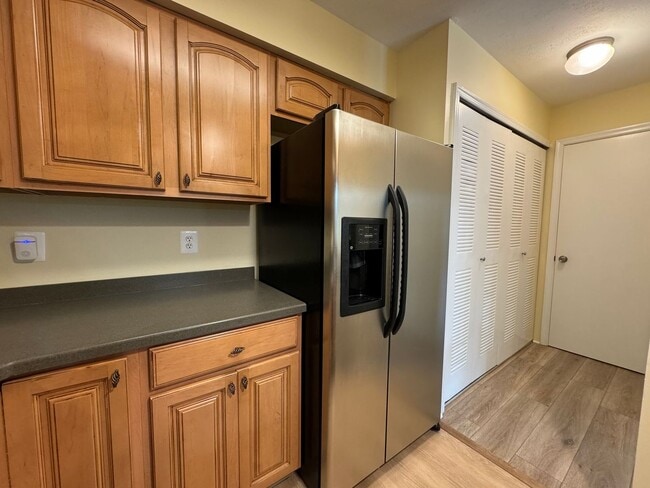 Building Photo - Stunning 2 Bed 2.5 Bath Interior Townhome In Newgate Community