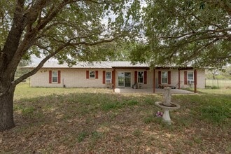 Building Photo - 865 Verdi Rd