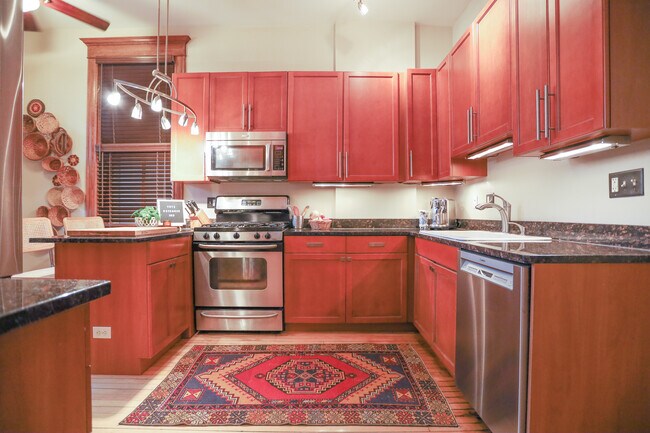 Kitchen - 1125 N Damen Ave