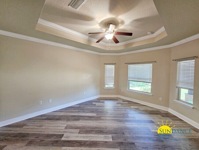 Building Photo - Lovely 3 Bedroom Home in Driftwood Estates!