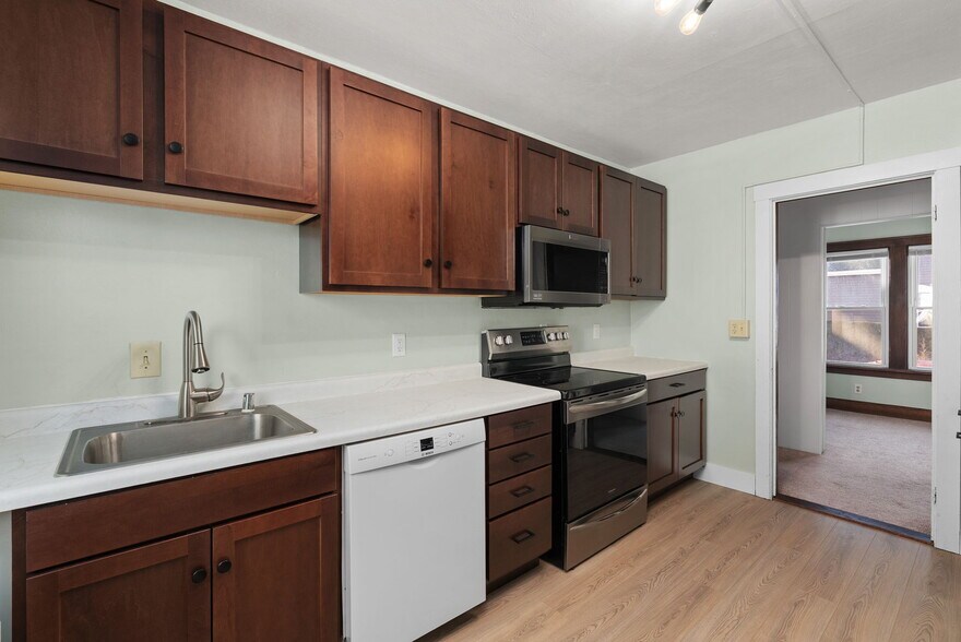 Kitchen - 21 Farwell St