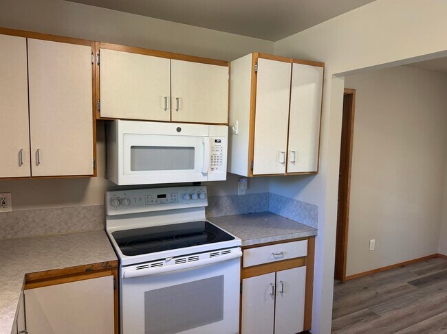 Building Photo - 30827 21st Ave SW