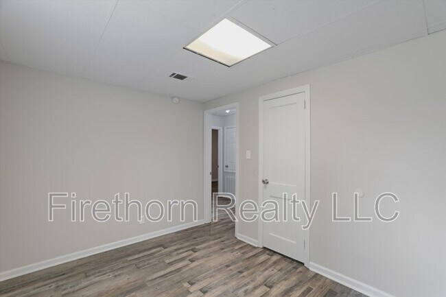 Building Photo - 2528 Luz Dr