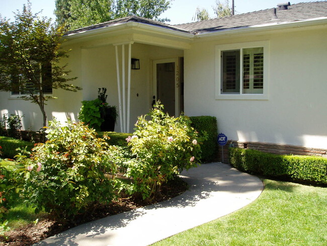 Building Photo - Charm abounds in this desirable College ne...