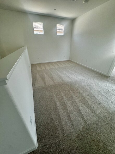 Building Photo - 16185 Lozano St