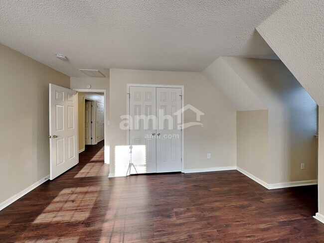 Building Photo - 13324 Damson Dr