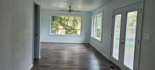 Building Photo - Riverfront 3 bedroom home in Winchester