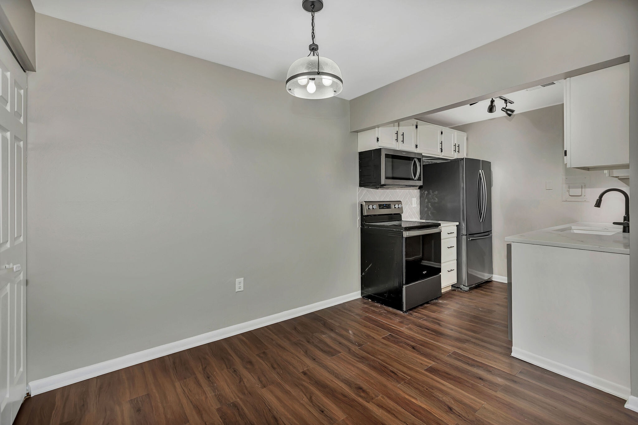Building Photo - 3069 Alpine Ter