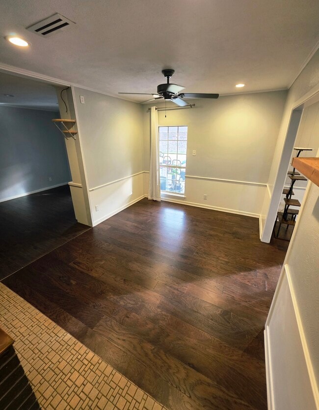 Building Photo - 534 Beechwood Dr