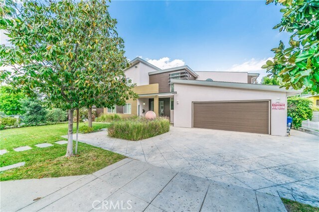 Building Photo - 5512 Leghorn Ave