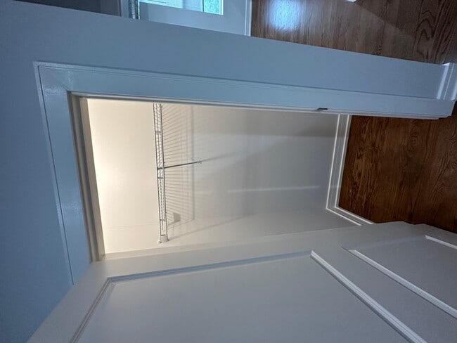 Building Photo - 1444 W Erie St