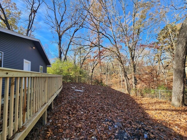 Building Photo - 8206 Dogwood Trail