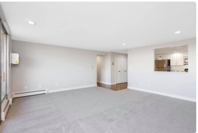 Building Photo - 3 Stonehill Dr