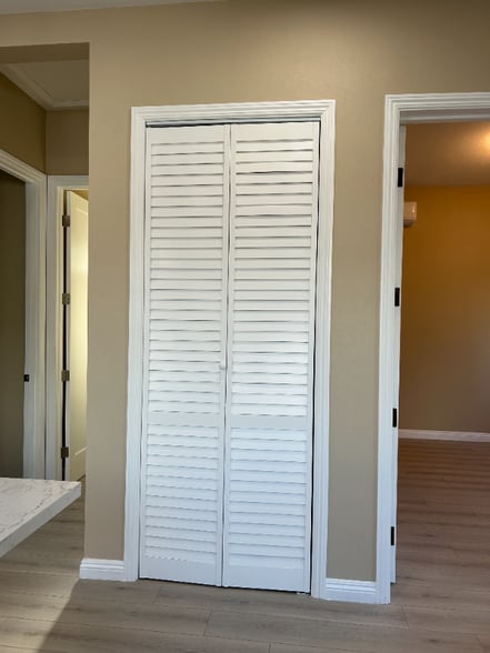 Building Photo - 201 S Mockingbird Ln