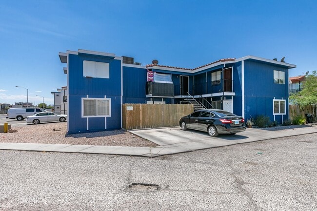 Building Photo - Cozy 2BR/2BA in Spring Valley Near the Strip