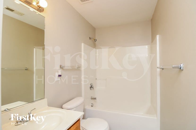 Building Photo - 225 Brycewood Dr