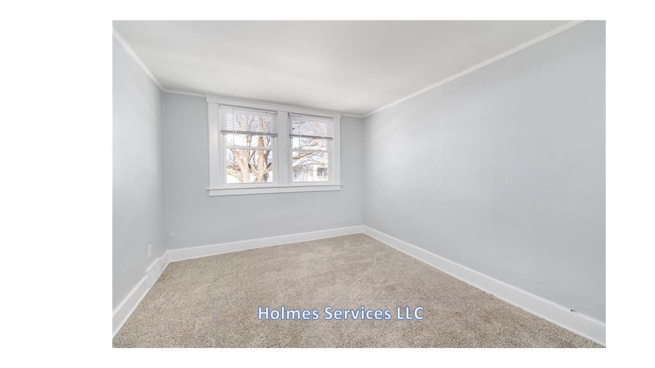 LG BR - fits a queen-sized bed. - 1226 Bird Ave