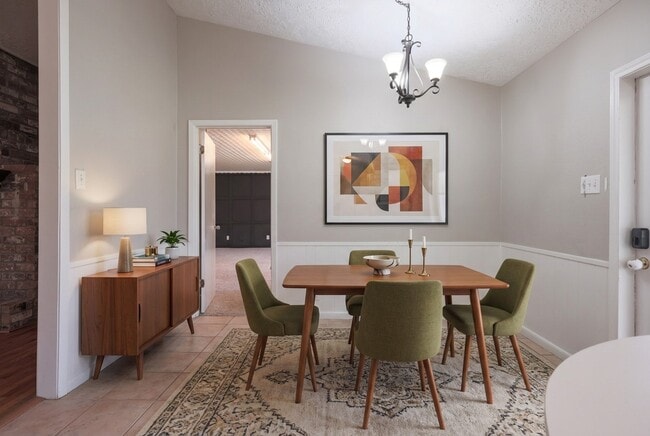 Building Photo - 20427 Lakeside Dr