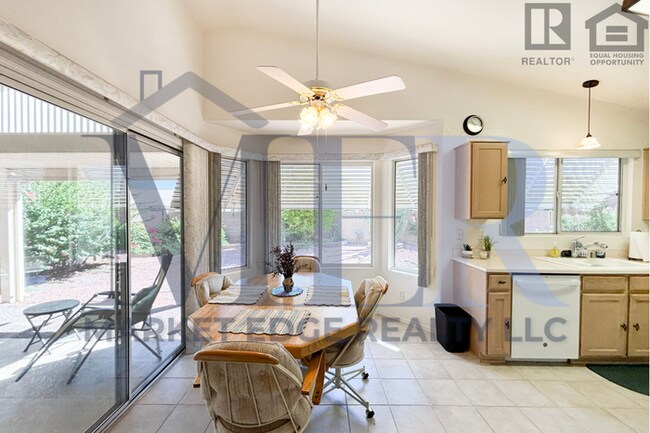 Building Photo - 2Bed/2Bath Home in 55+ Community in Peoria...