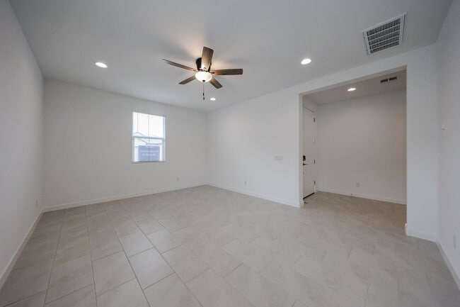 Building Photo - 7814 W Hide Trl
