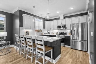 Building Photo - 1438 Indianola Ave