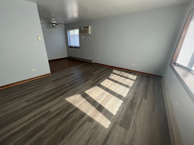 Building Photo - 17754 Rosewood Dr