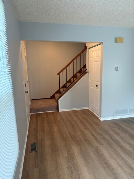 Building Photo - 1070 Glouchester Hbr