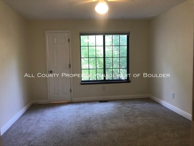 Building Photo - 4811 White Rock Cir