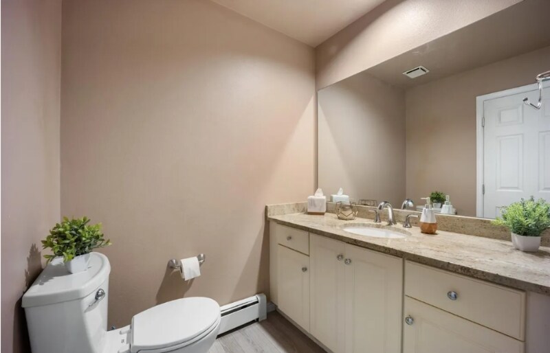 Building Photo - 509 Viola St