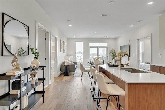 Building Photo - 566 Columbus Ave