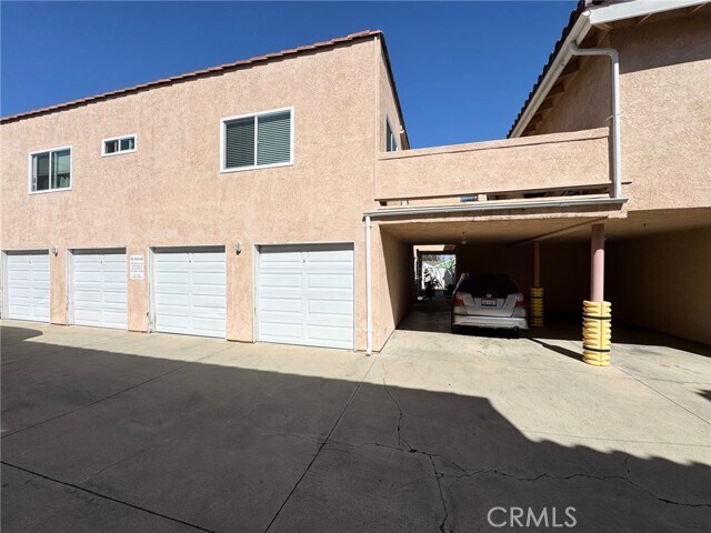 Primary Photo - 17511 Newland St