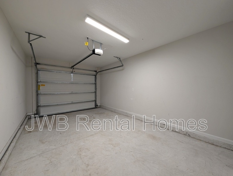 Building Photo - 7796 Playschool Ln