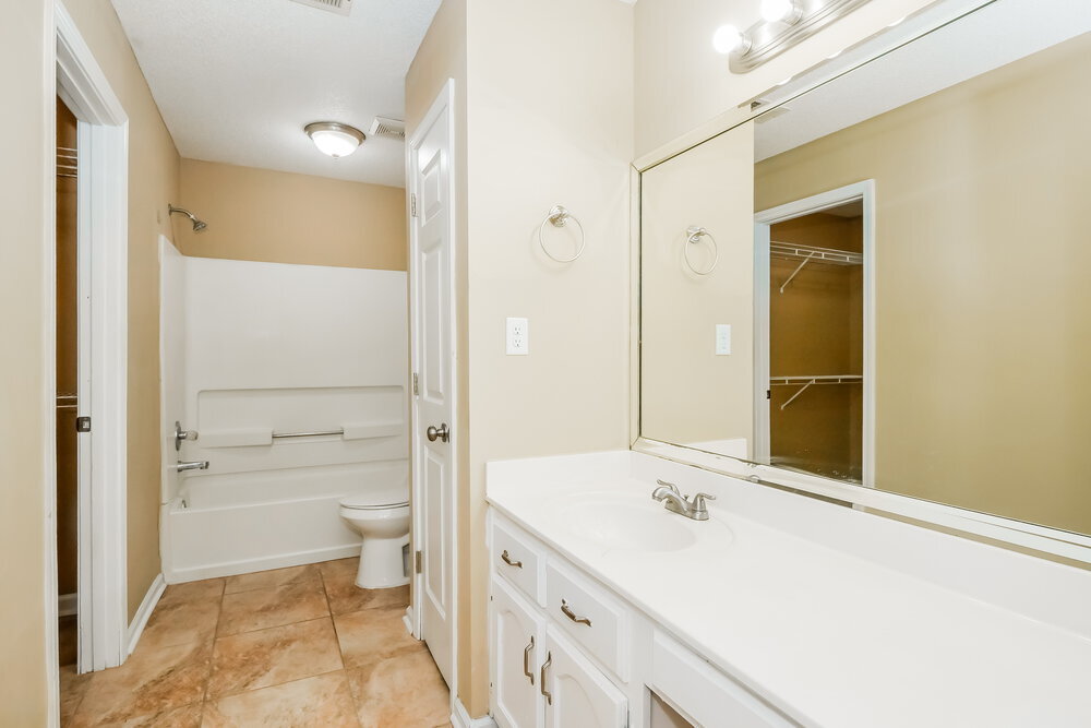 Building Photo - 6916 Fox Briar Cove