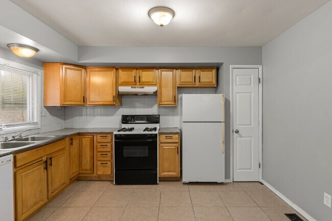 Building Photo - MOVE IN READY! Passed Occupancy. Move in before the holidays!