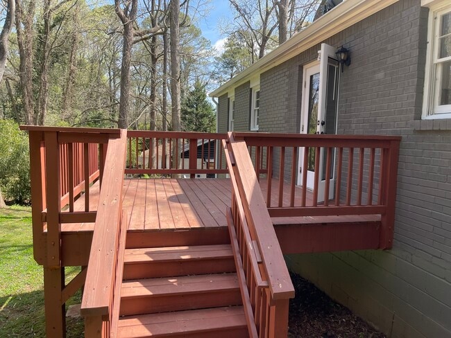 Building Photo - 3494 Maryvale Dr