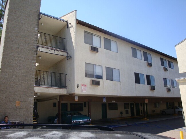 Building Photo - El Cajon / La Mesa Lodge