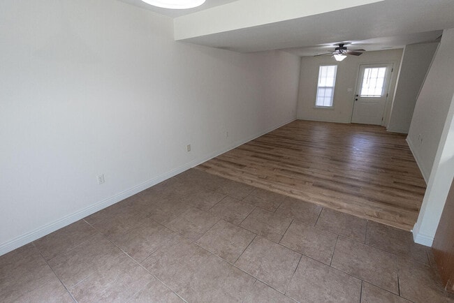 Building Photo - 4610 Dehaven Dr