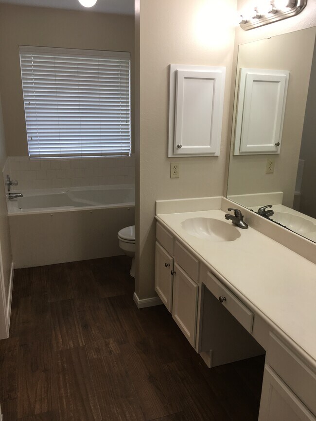Building Photo - 14518 Cypress Green Dr