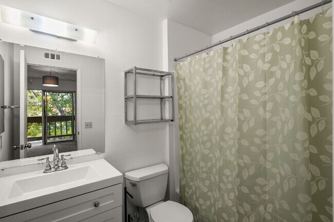 Building Photo - Welcome to your serene 3 BR 2.5 BA Townhome in San Diego!