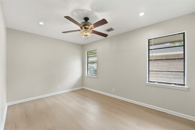 Building Photo - 8931 Blankenship Dr