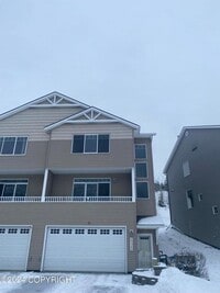 Building Photo - Stunning 3 Bed/2.5 Bath Eagle River Townho...