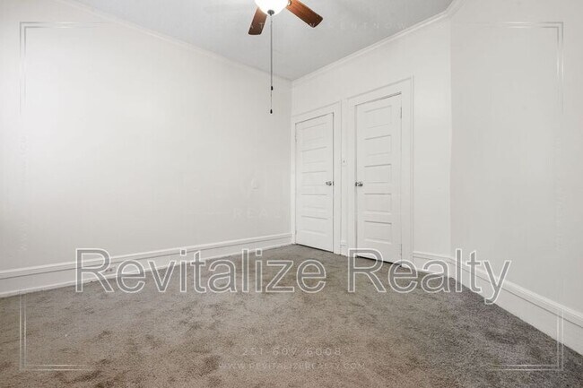 Building Photo - 202 1st St