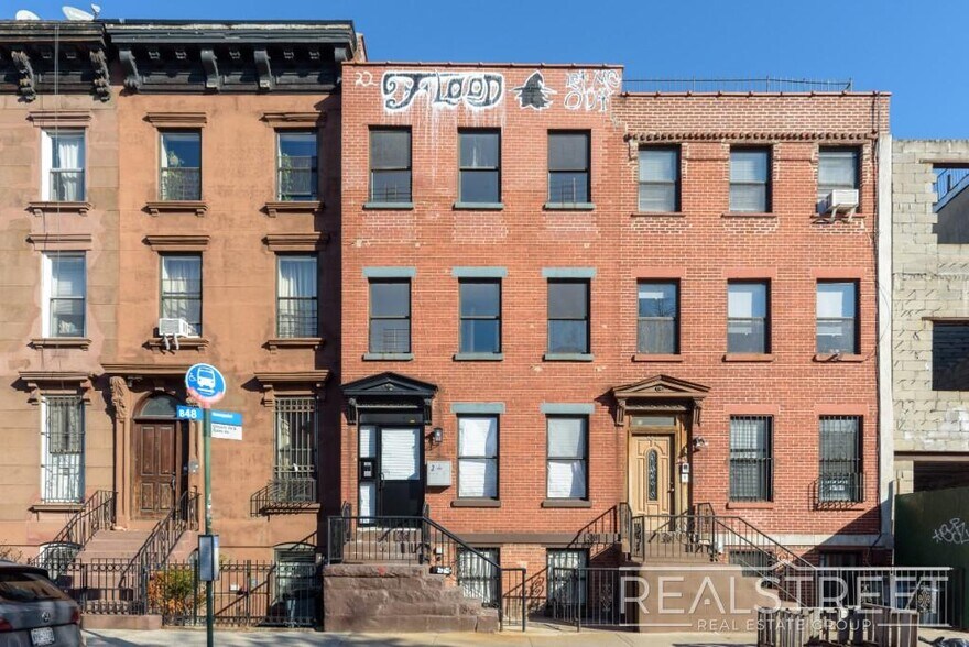 Building Photo - Stunning New 2 BR in Clinton Hill