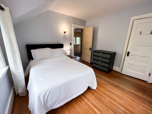 Building Photo - 110 Linden Ave