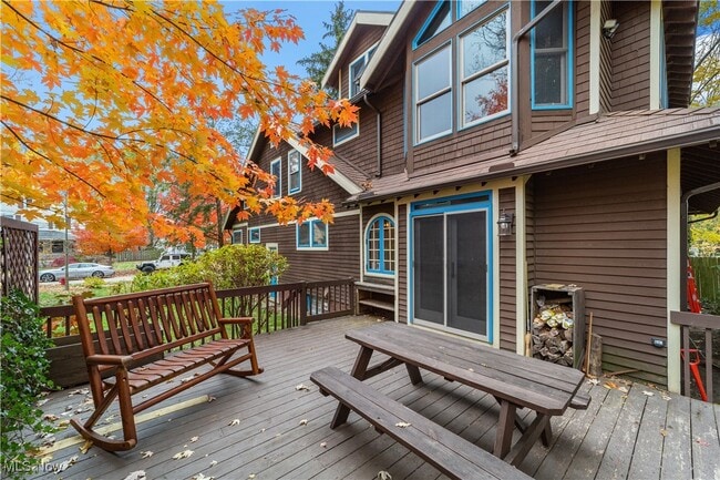 Building Photo - 19 4th